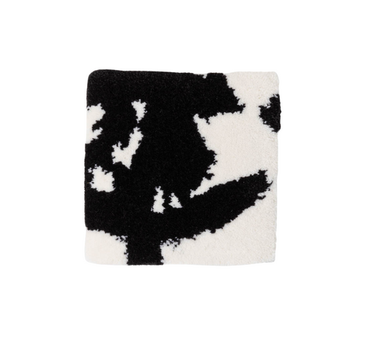 'Huisku' - Square-shaped Wool Wall Rug